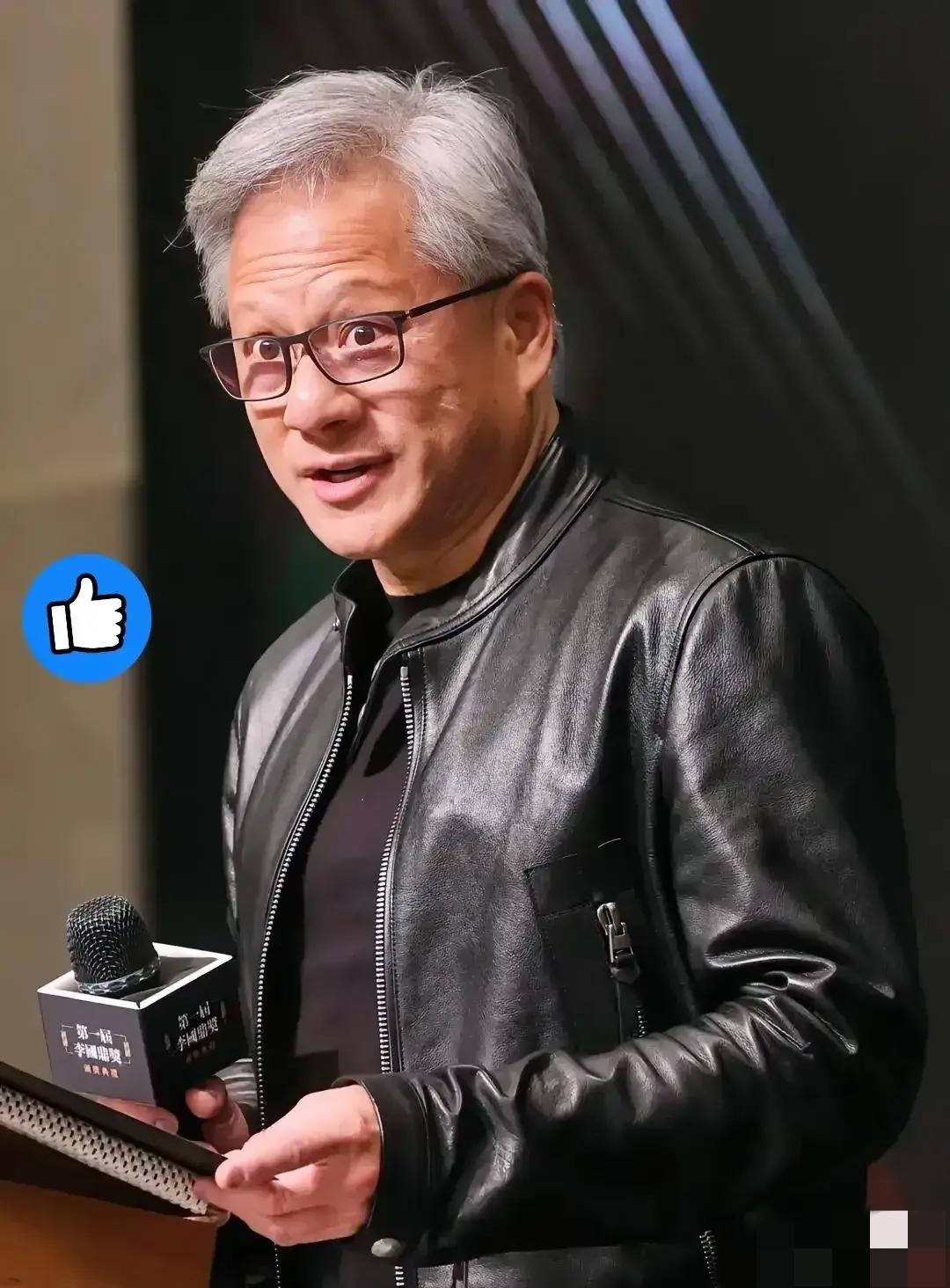 全球AI芯片巨头英伟达CEO黄仁勋临时更改行程，作为新增成员随同美国总统特朗普乘