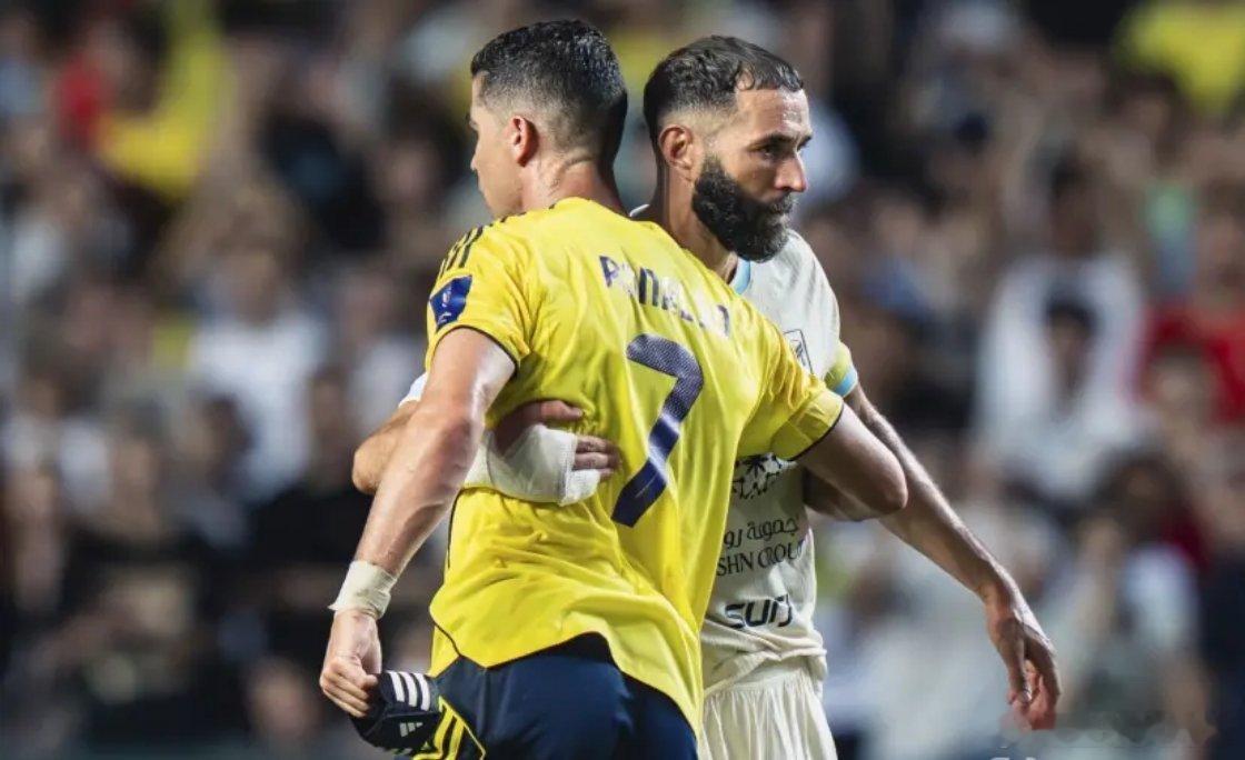 体育 据西班牙《马卡报》报道，有关C罗将拒绝参加本轮沙特联赛的传言，令原本平静的