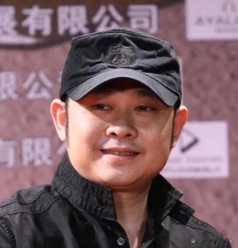 那年，刀郎的妻子杨娜生下女儿才40天，就丢下女儿消失，刀郎嚎啕大哭，四处寻找，就