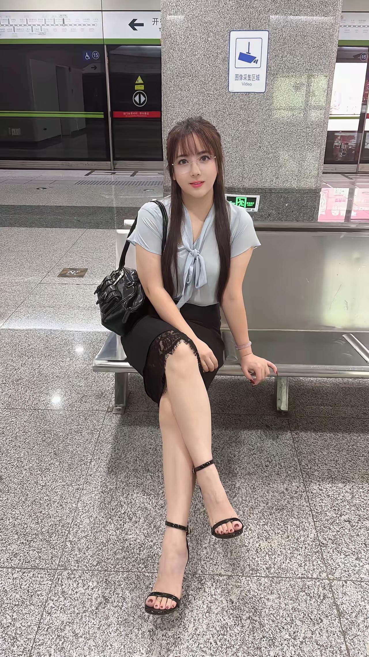 美女你好