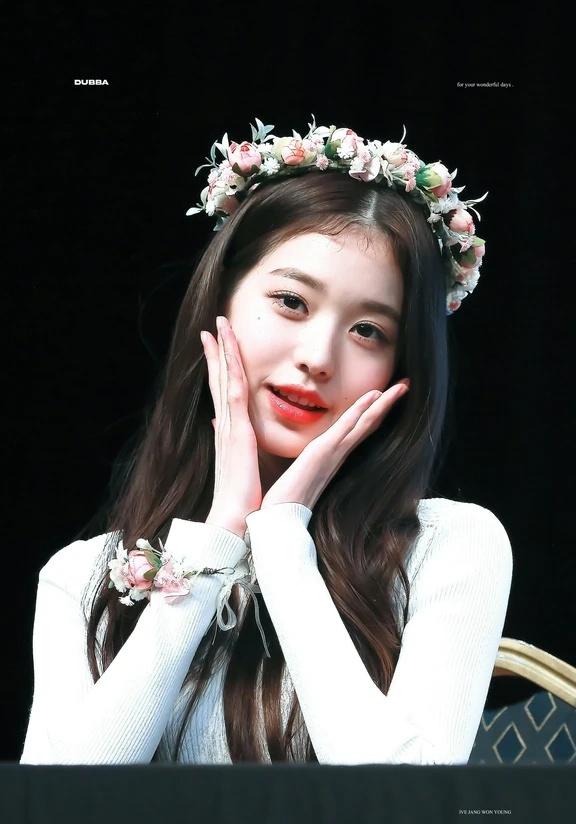 220904 SW签售会
张元英 wonyoung签售