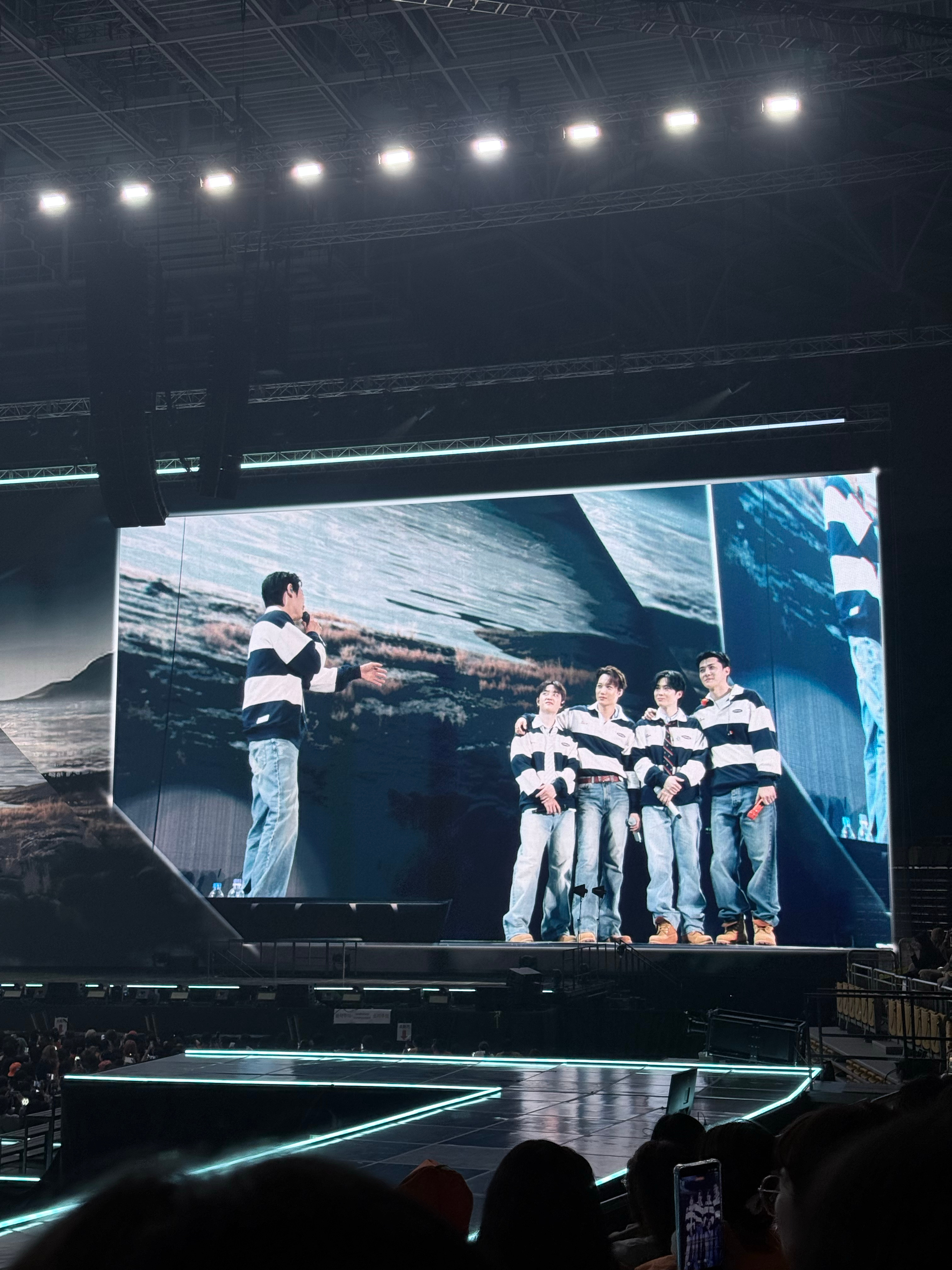 exo 看完了 还想看