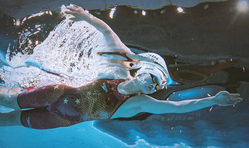 自由泳“前交叉”节奏，全新高效发力逻辑！泳教头 | 泳讲堂：自由泳“前交叉”节奏