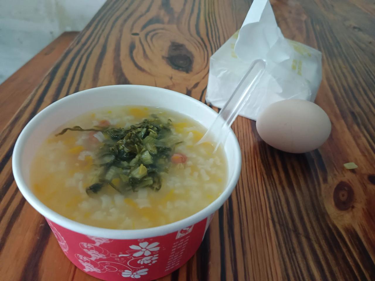 冬日生活打卡季湖北阳新的早餐果然比孝感便宜。稀饭1元\份，热干面4元\碗（如下图