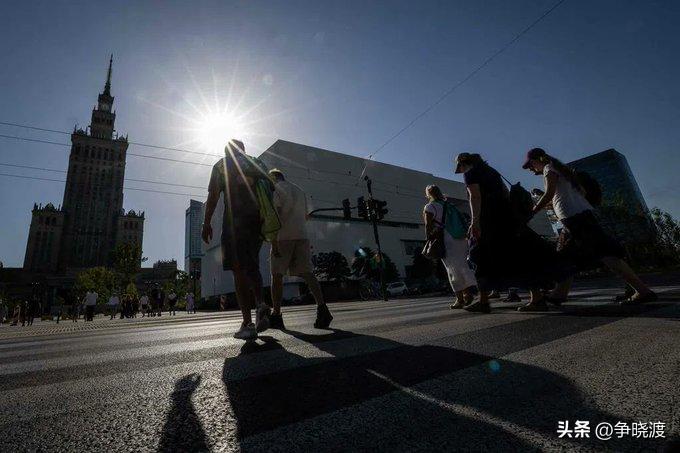 中国分体式空调意外欧洲热销，多地被抢断货。

欧洲遭遇罕见40+高温天气，中国产