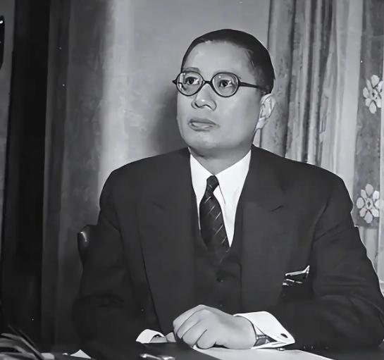 1933年，老 蒋当面斥责宋子文：“要不是因为你，剿共早就成功了！”宋子文也十分