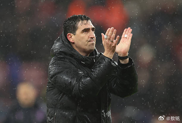 伯恩茅斯 有些球员，用个什么词儿来形容呢，其貌不扬。这里说的不是外貌，而是身价。