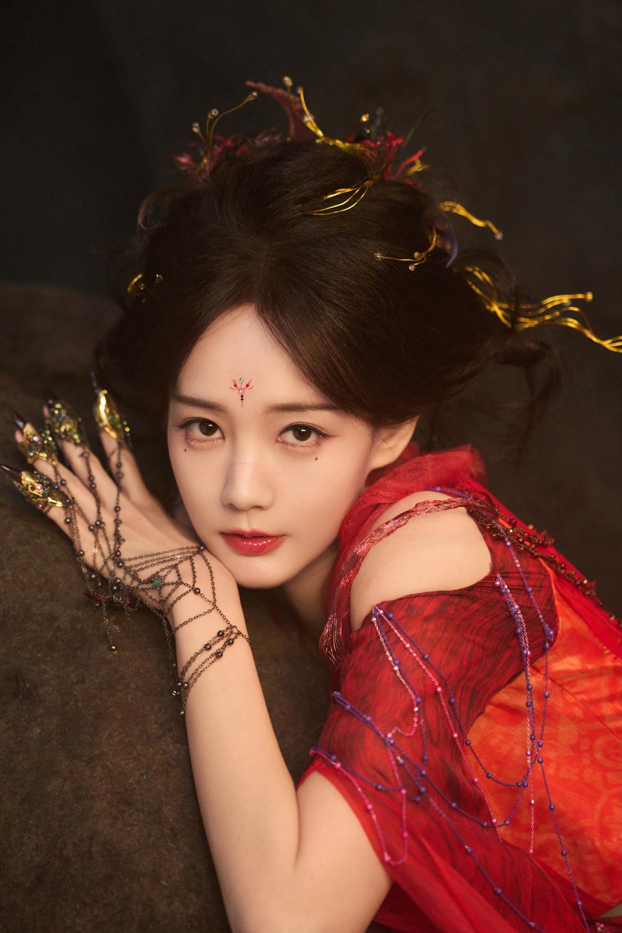 喜歡這隻紅色的小蜘蛛[奸笑]
李一桐 娱乐