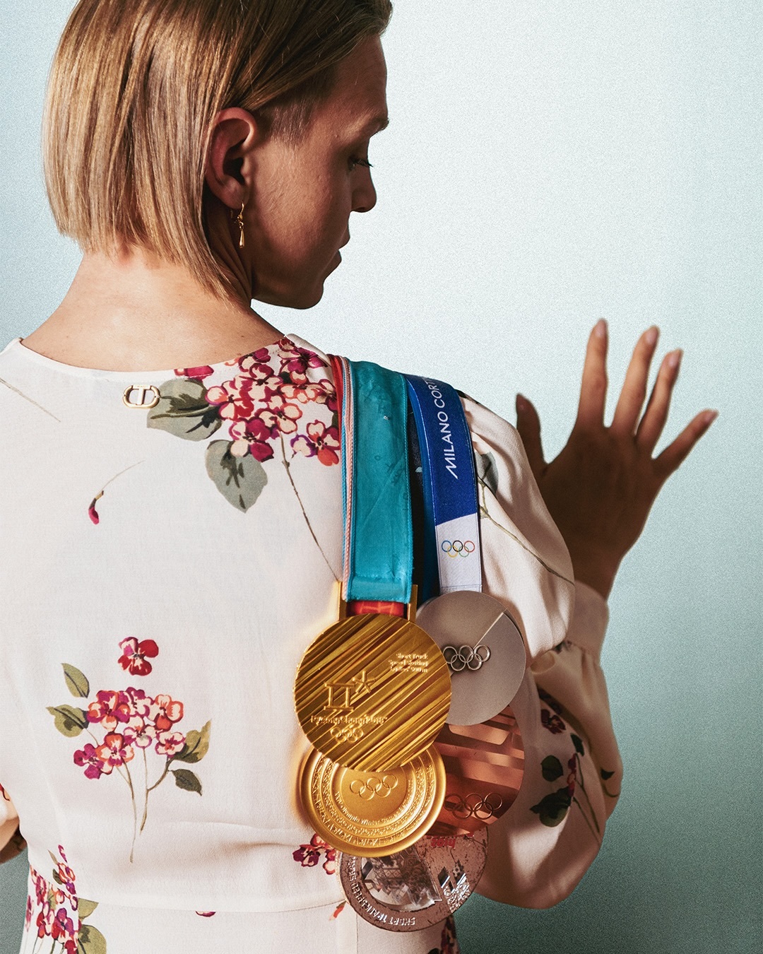 #方塔纳挂满14枚奥运奖牌# 意大利短道速滑老将方塔纳6届冬奥会斩获14枚奖牌，