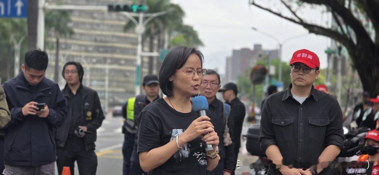 本次巨额军购预算全部依靠举债支撑，且受美方付款期限施压，台行政院企图绕过立法院三