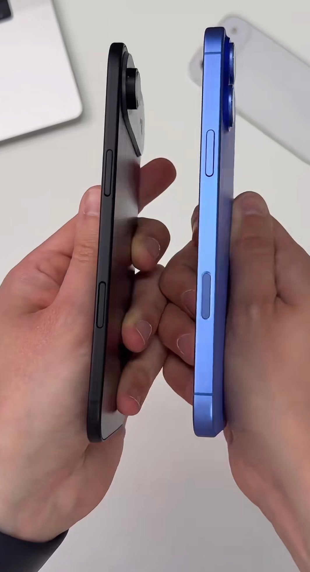 这是苹果即将发布的iPhone 17 Air ，和16 Plus放在一起比较一下