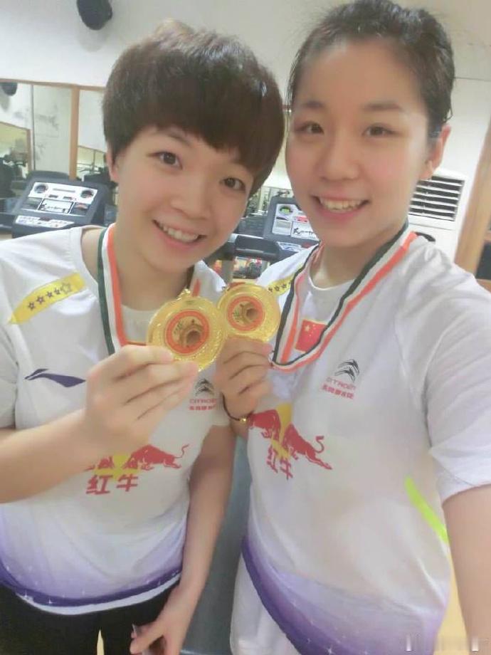 凡晨组合国际赛事谢幕 法国羽毛球公开赛女双半决赛，巴黎奥运冠军陈清晨/贾一凡不敌