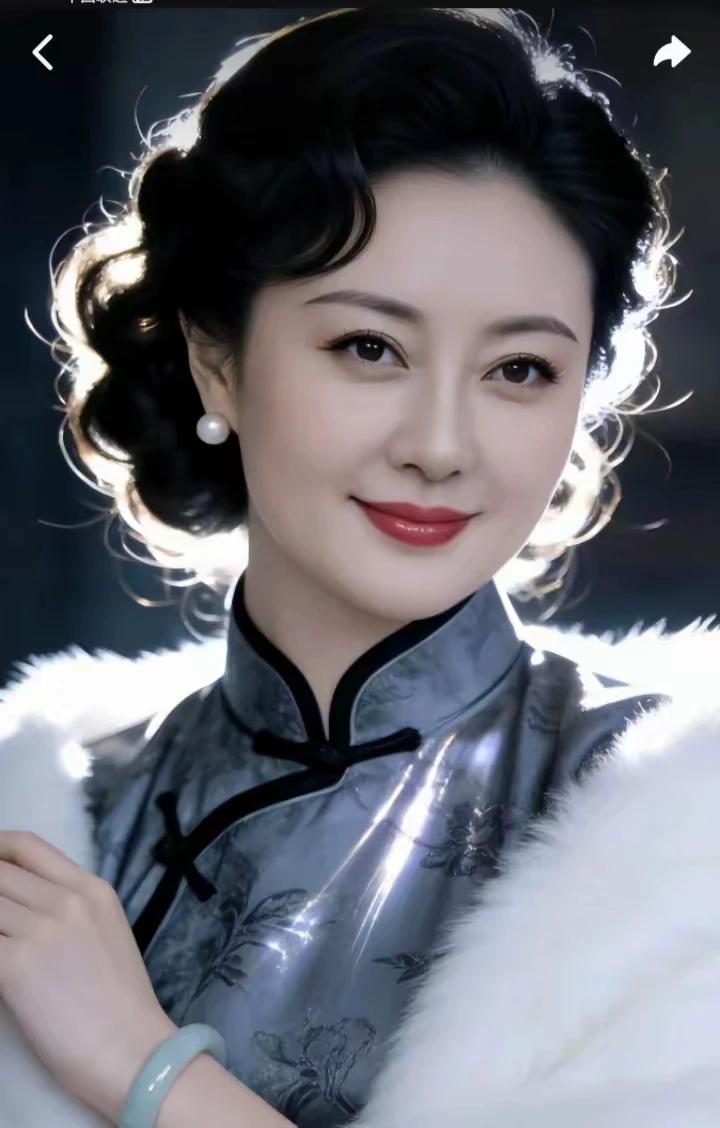 如今相亲难成双，
开口就问车和房，
若是兜里没有钱，
独享清欢也无妨。