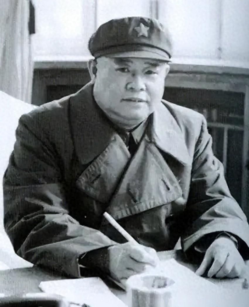 1969年，山西省委书记谢振华果断下令枪决杨成效，带领干部为百姓铲除重大祸患
1