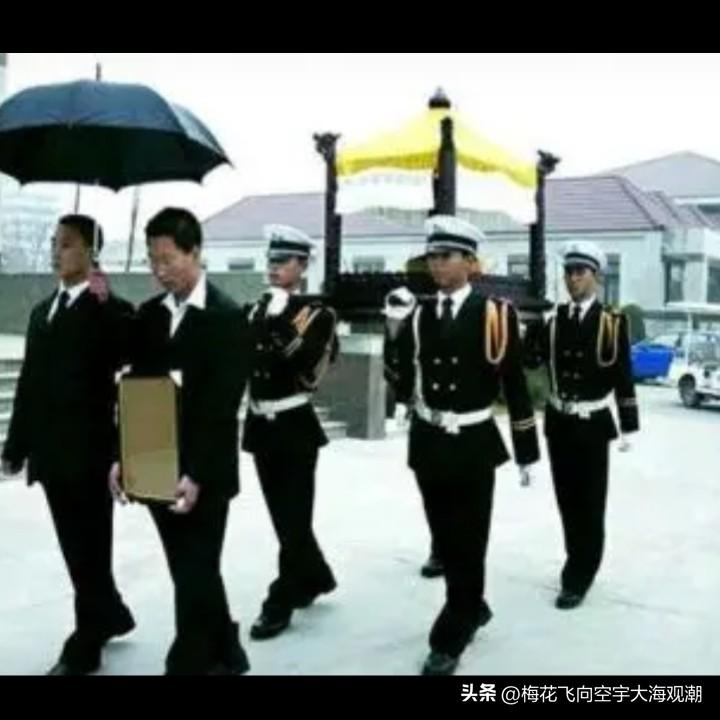 丧葬一条龙服务正在各地启始，节省高效，并不是对长辈的污辱，也非不孝。
真孝，放在