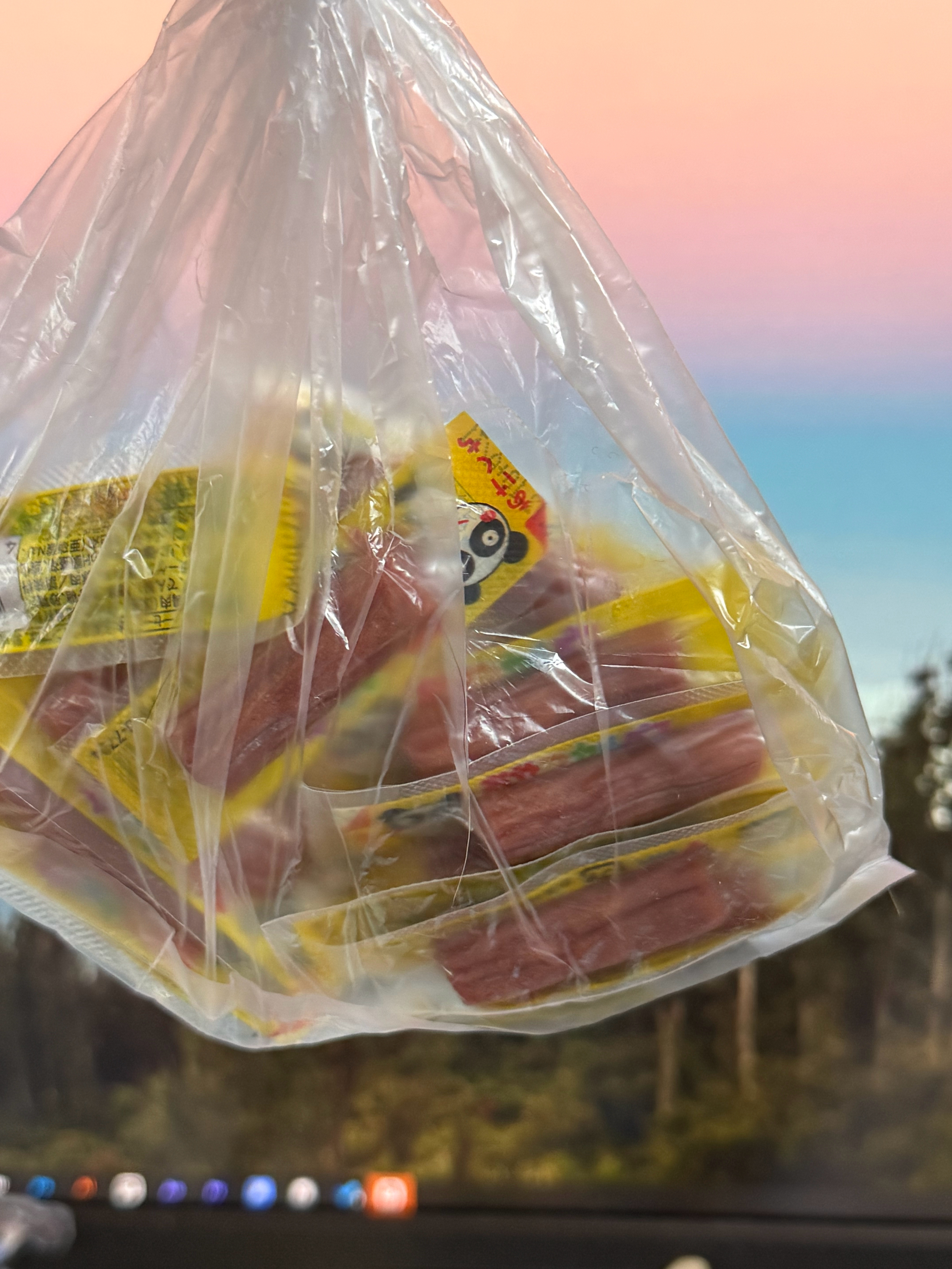 同事：对了我有东西要给你 