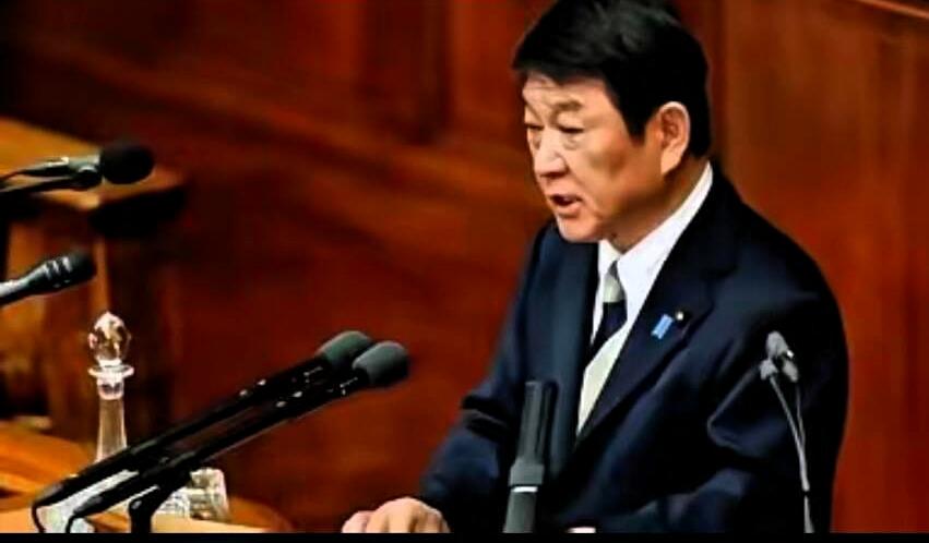 日本外相公开表态，在新的一年中要跟中国建立稳定的关系，而且甚至放在除开美日关系之