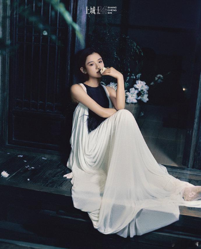 #张婧仪所理解的禅意##张婧仪自由自在就是青春# 张婧仪以独特的视角诠释禅意与青