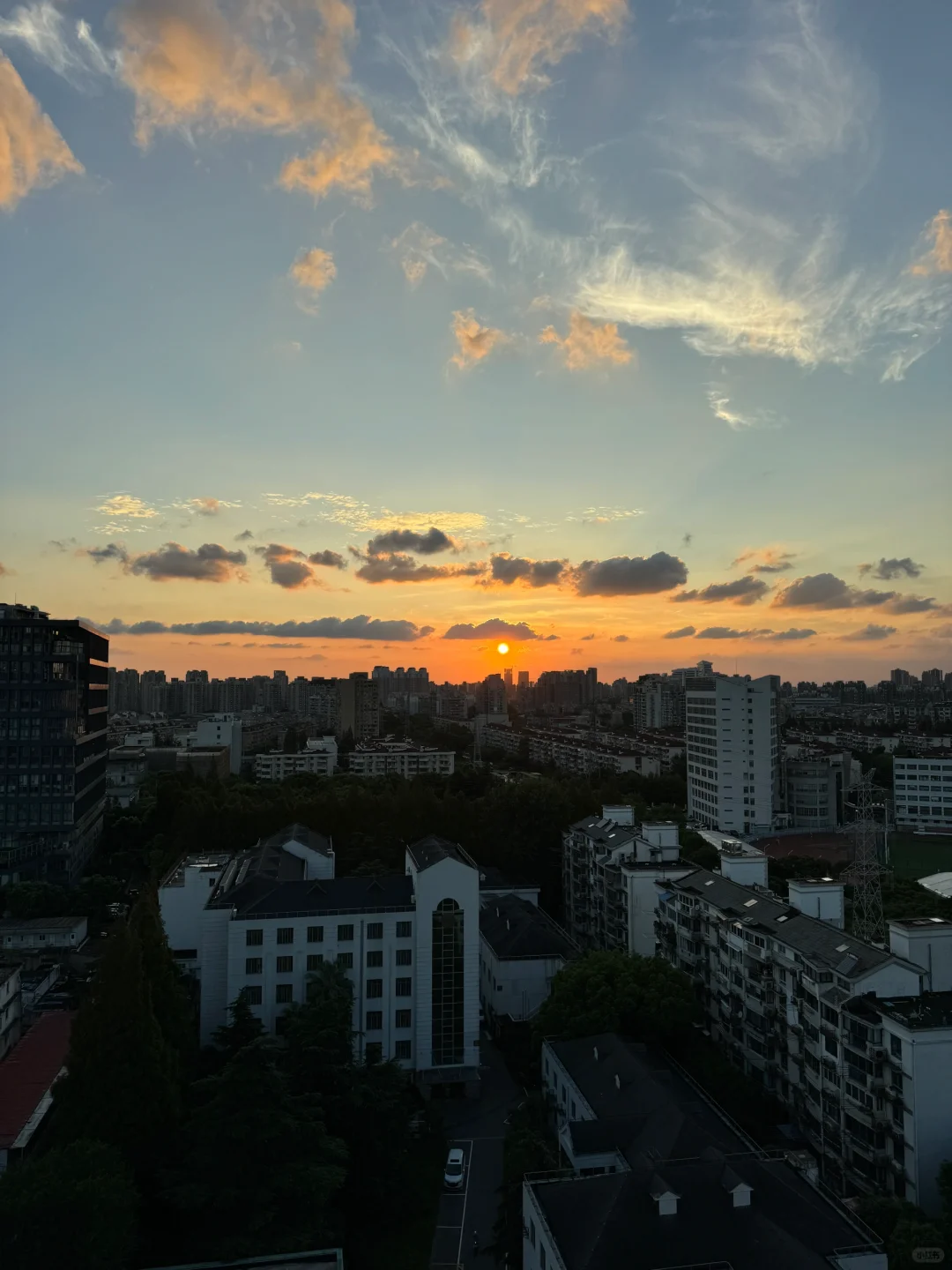 今日上海的发射性天空