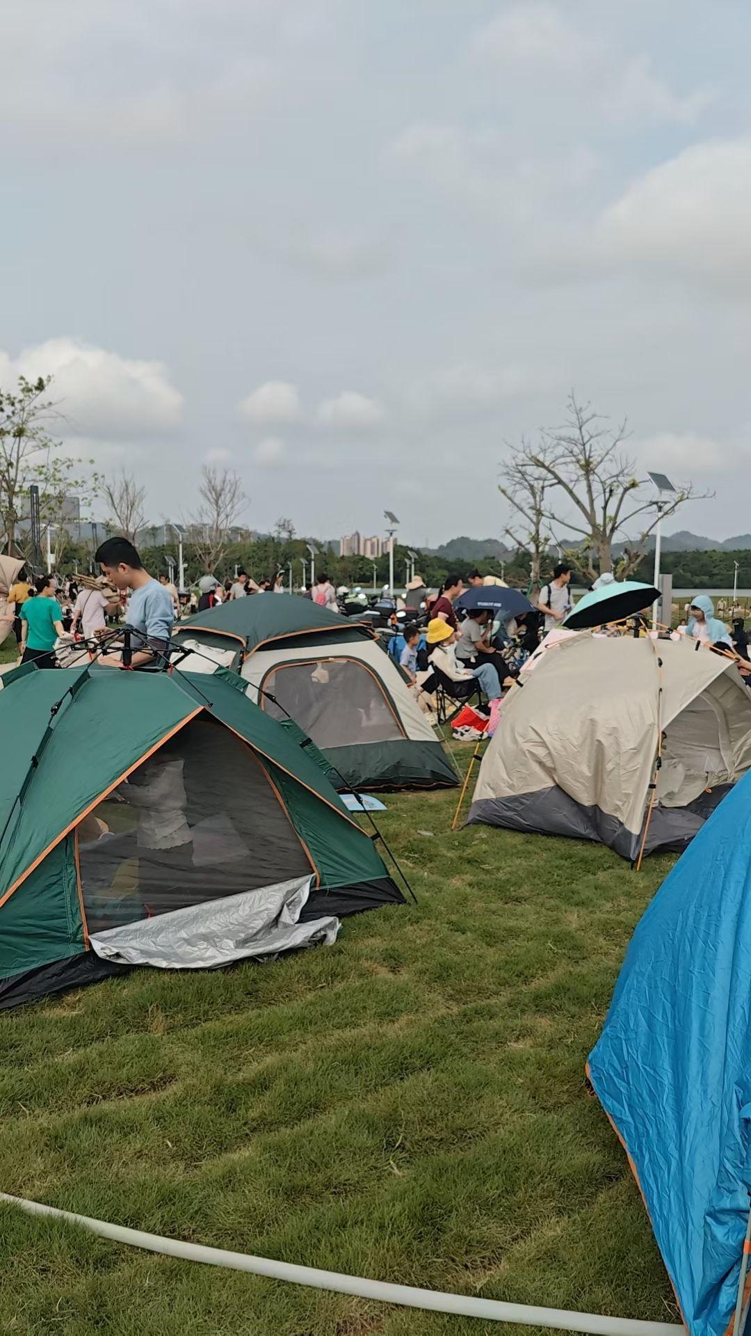 金钱，堪称人性的试金石。无论是大事小情，还是亲情、友情方面的事儿，“借钱”这一招