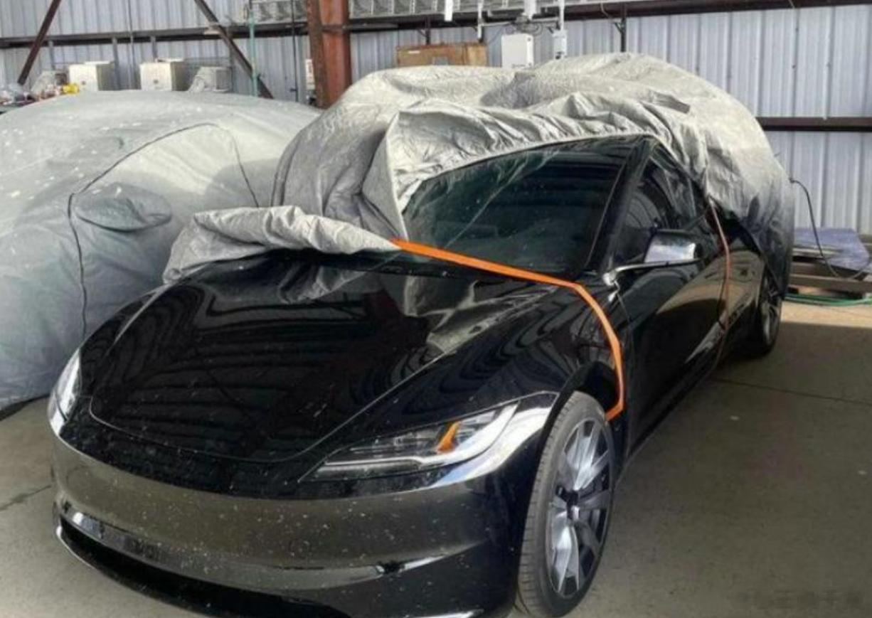 据悉，新款特斯拉Model 3即将在上海特斯拉超级工厂进入试生产。此前，新款特斯