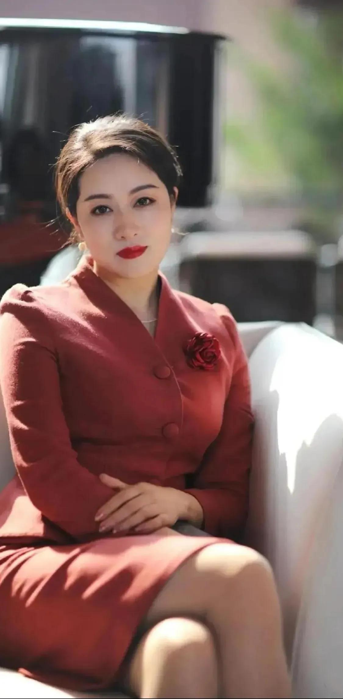 人生，有什么可比的呢？
比美貌我们都会老去，比财富我们都会失去，比生命我们都会离
