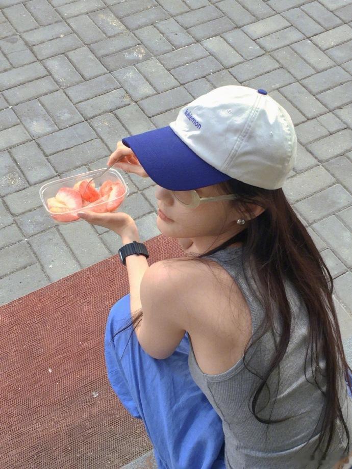 李一桐李一桐模仿我在中国没有工作的天李一桐创意十足，博文模仿外国人艰难遣词造句的