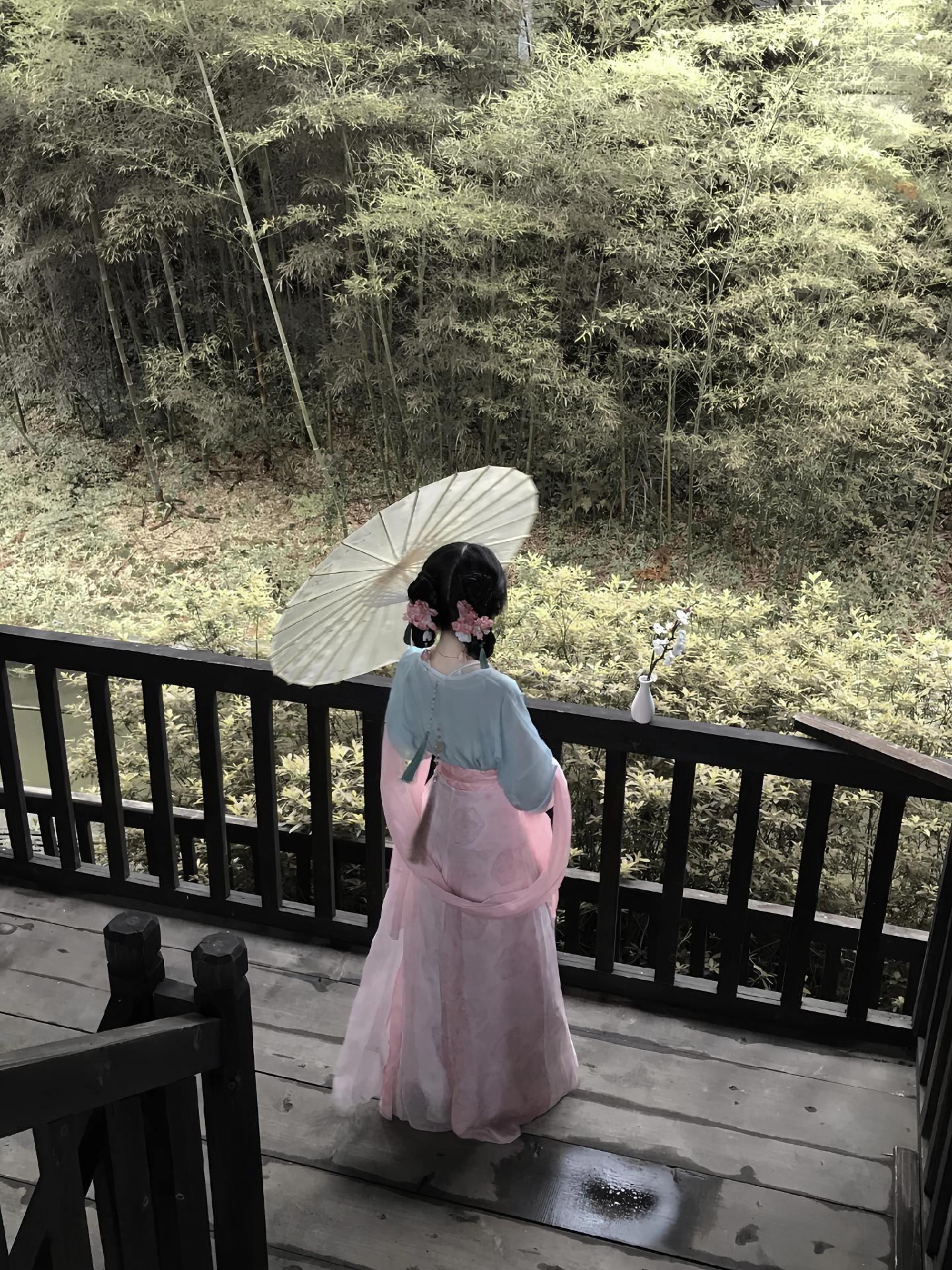 竹节枝，竹节枝，竹断相思情不知