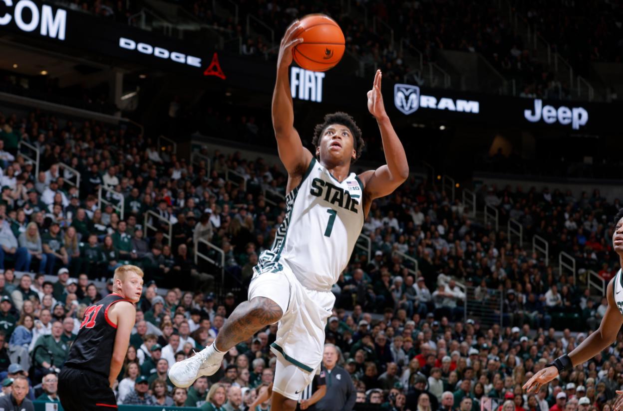 全美9号种子球队密歇根州立大学坐镇主场以114比97战胜了康奈尔大学。本场比赛后