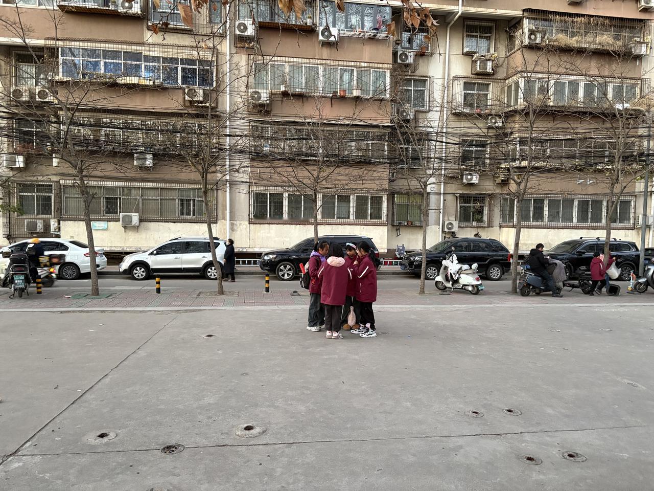 你自己是确实存在的，但并非故事中的“我”、“你”或“他们”，也不是故事中的世界或