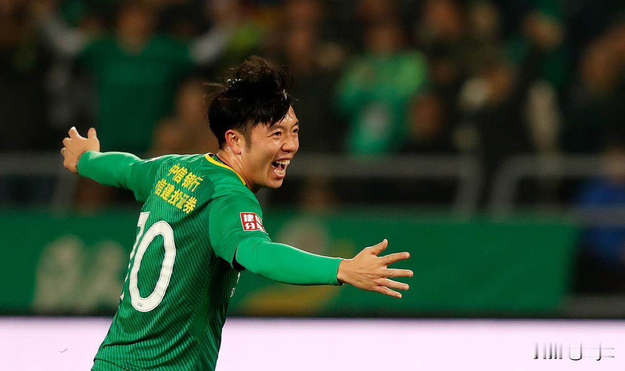 太霸气！国安客场 3:0 零封申花，强势冲上联赛第二！
 
今晚进行的京沪大战上