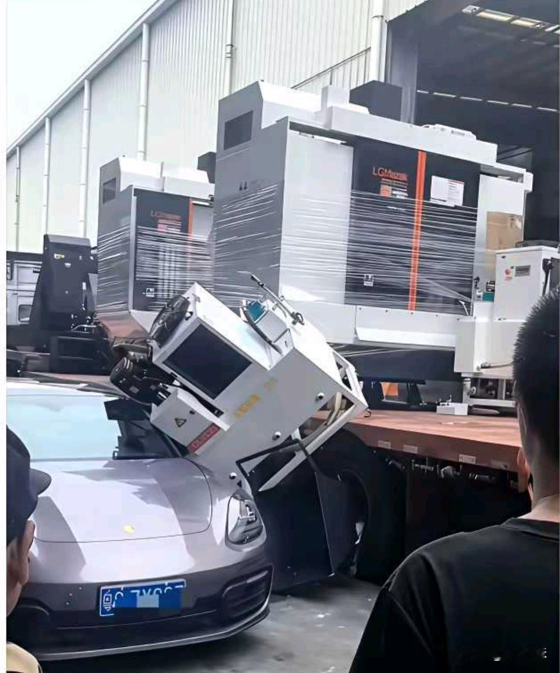 这俩谁更贵？