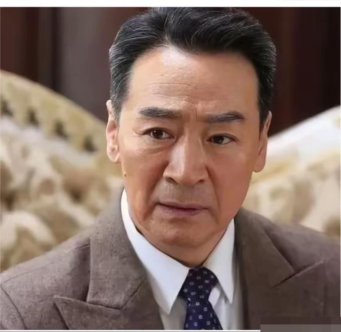 我怀疑过寇振海追李婷是图新鲜，也怀疑过他是为了面子硬撑，但是实在没想到，他是真的