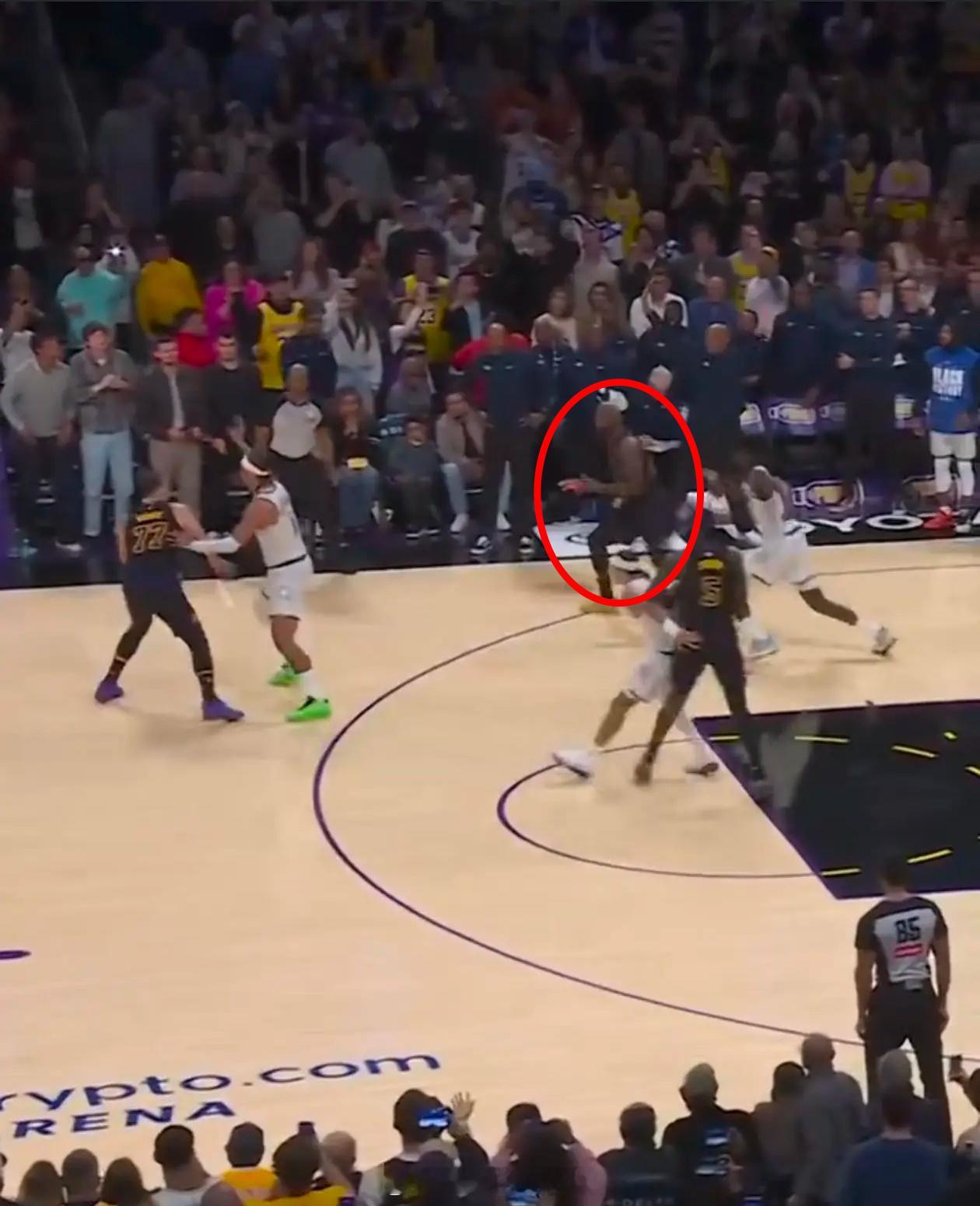 曝东契奇拒投因为詹姆斯要球 那我勒属实是恶心人，场上没投进，场下采访装傻，让记者