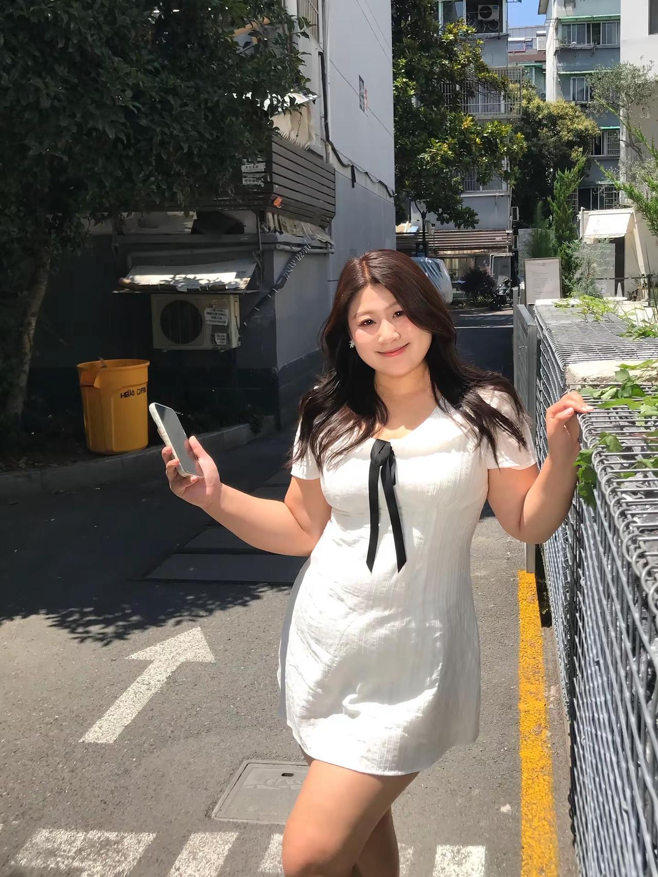 嘻嘻想问的这套衣服我来发咯。