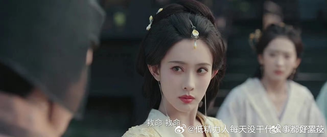 网友说的没错，不管是他俩各种戏的复制黏贴装造，还是孟的歪嘴歪鼻，这个年头考虑什么