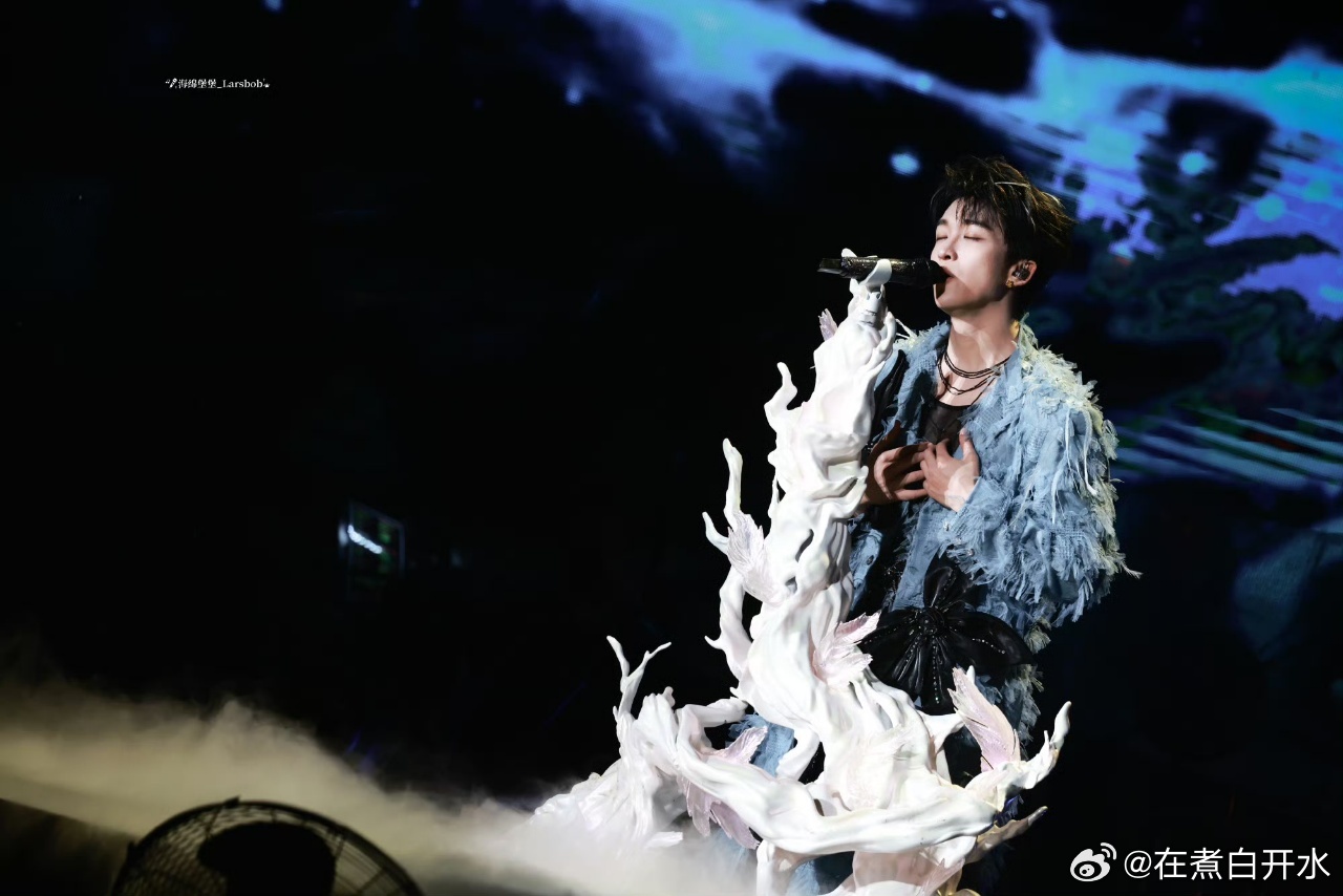 黄子弘凡鸟巢演唱会概念视频黄子弘凡鸟巢巡演宣传片 从剧场走到鸟巢，黄子弘凡这次巡