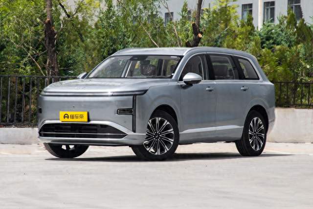 预算10万左右，想买家用SUV，星光L这款六座插混车可以看看
