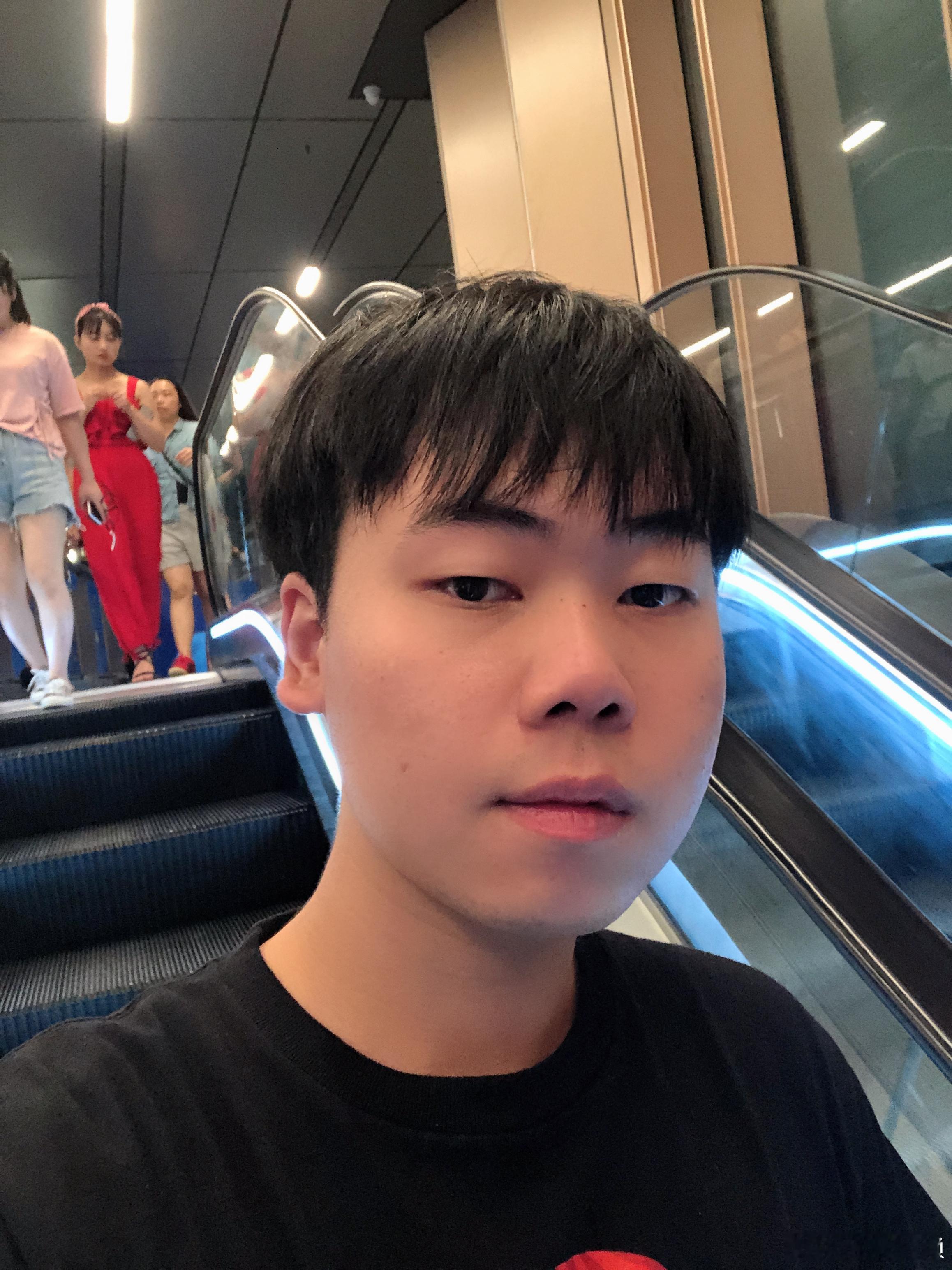 歌手排名胡彦斌第一！深圳胡彦斌—小赖发来贺电！ 