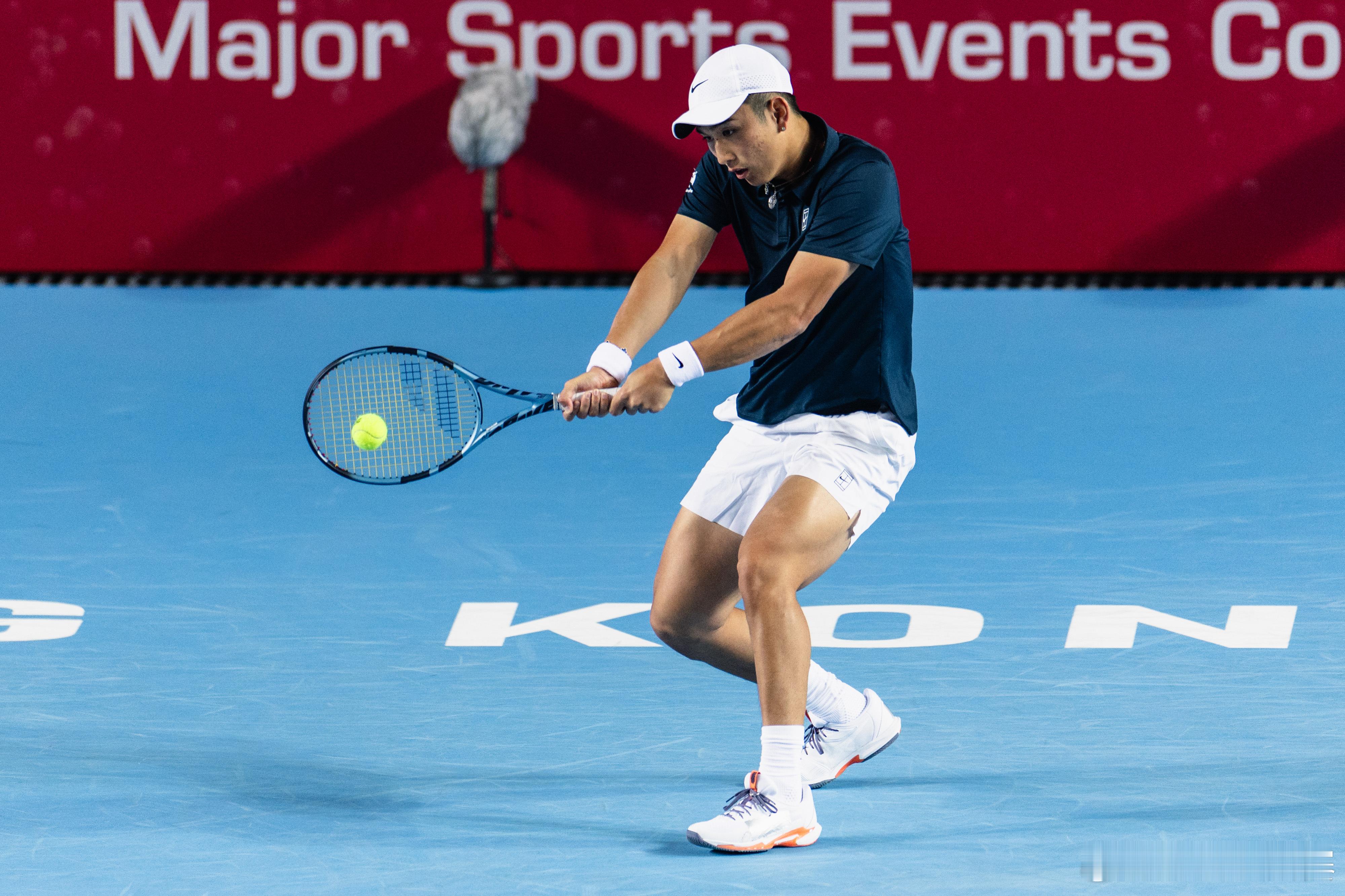 赛季开门红🔥ATP250 中银香港网球公开赛首轮，持外卡出战的商竣程以6-4 