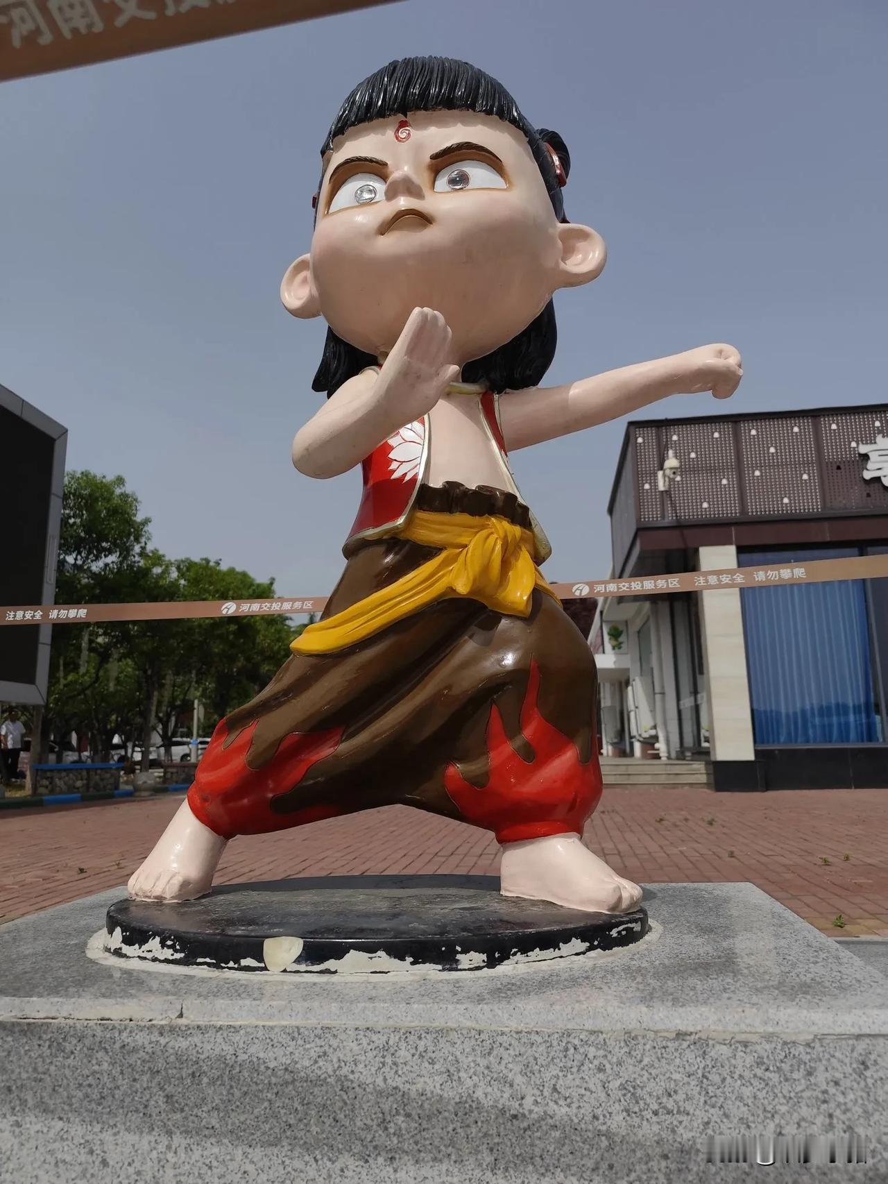 戳这里，一起来集邮>路过西峡服务区，被广场的非遗介绍牵住脚步。
这里不仅盛产特色