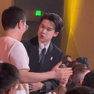 檀健次获奖后长呼一口气 | 檀健次影帝口碑 这一口气里，有这一路的坚持与忐忑！拿