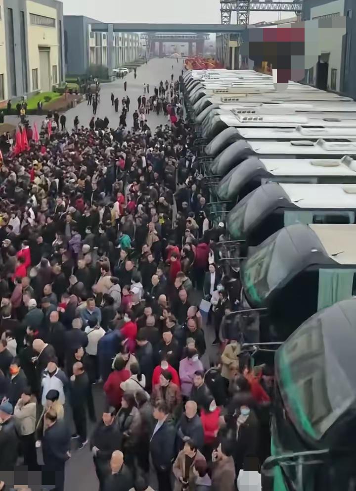 全网真的酸透了！别人家的老板从来不让人失望，河南矿山崔培军又一次用行动刷新大家对