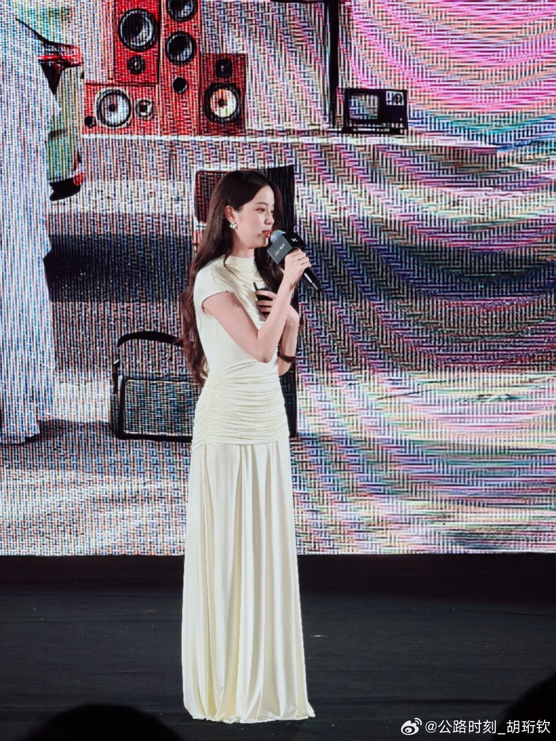 原图直出欧阳娜娜欧阳娜娜何小鹏每次跟娜娜在一起嘴角就没压下来过欧阳娜娜开新款mo