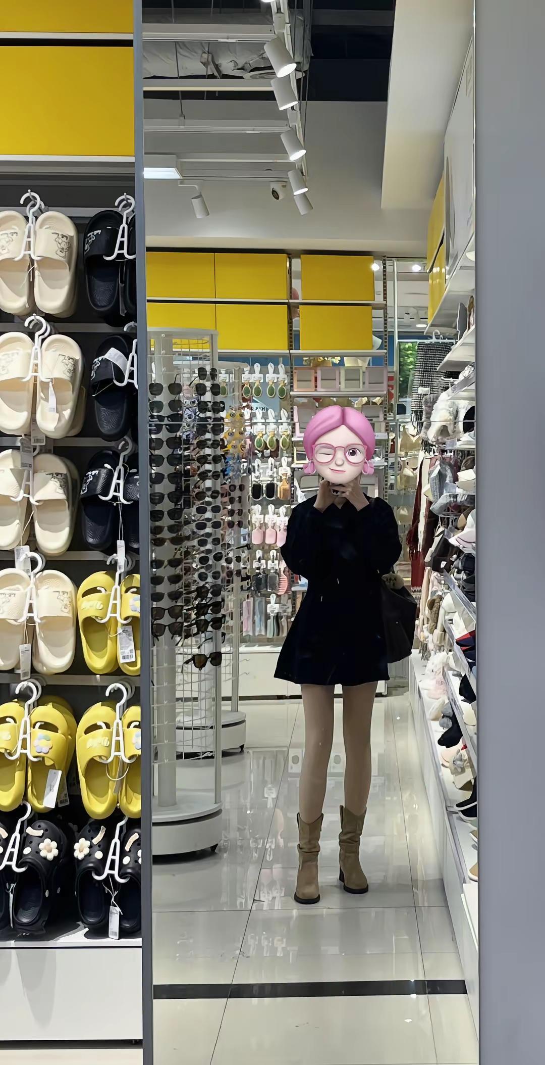 今年一定好好干，争取买一麻袋瓜子。坐着看碎花裙和polo衫吵架，还有包臀裙和美式