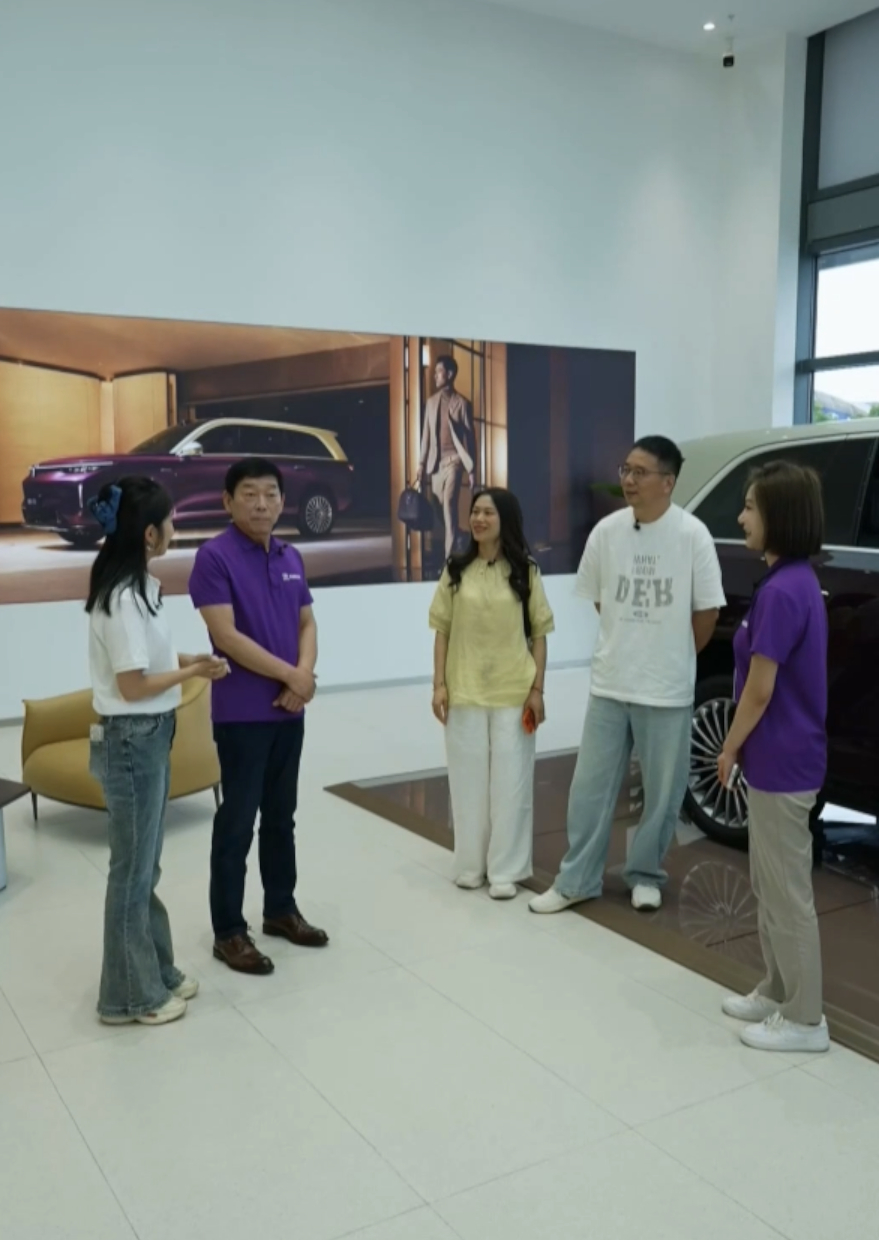 当行业还在靠营销造势，魏建军已用行动重新定义品牌担当。以创始人身份为魏牌V9X代
