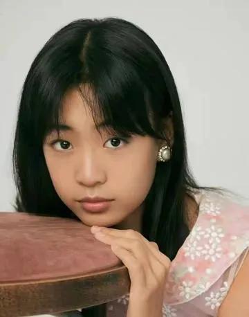 星二代颜值平平，无颜值无能力资源却爆棚？

佟大为的闺女佟知霏演了部剧，露个脸就