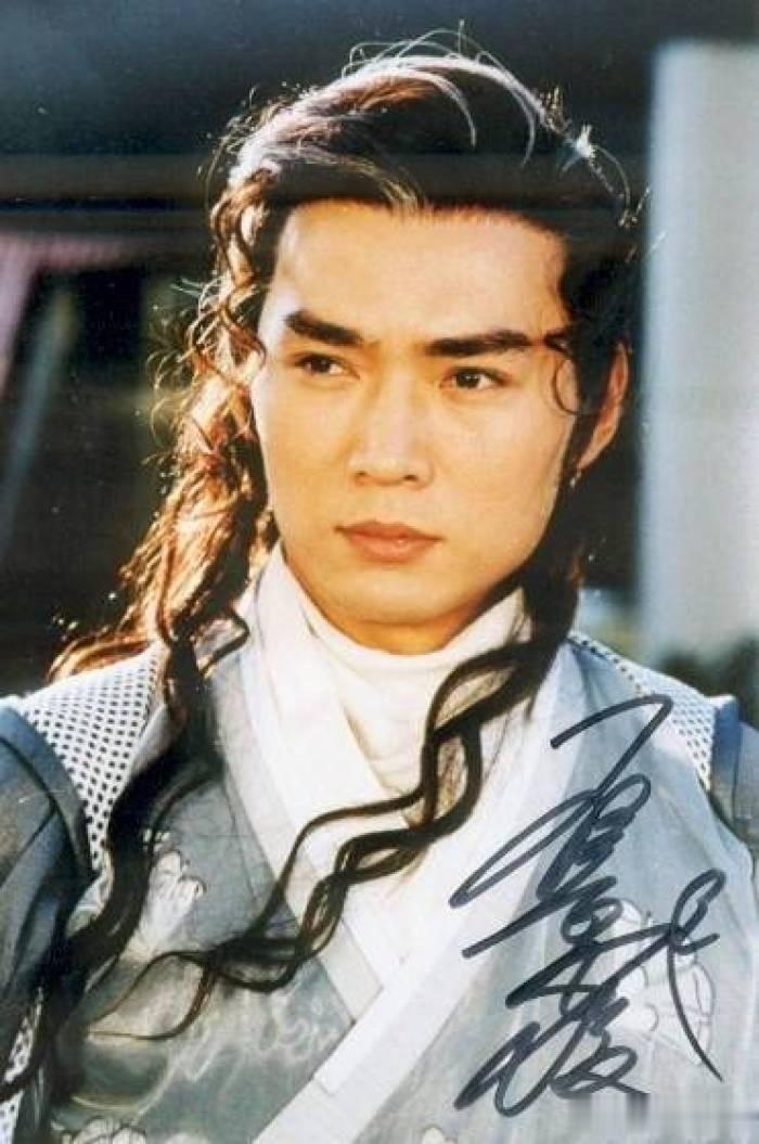 古龙武侠，五大神刀

古龙，以其独特的文风和创新的武侠世界，赢得了无数读者的喜爱