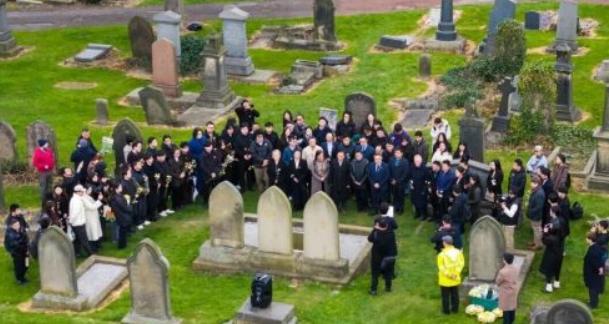 看到这条消息，心情竟久久不能平静。
新华社报道，4月4号，我驻曼彻斯特总领事等及