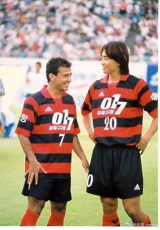 再给上篇文字叠个甲，说句伊拉克哈。嗯，我并不讨厌他们，相反我觉得伊拉克踢得很好，